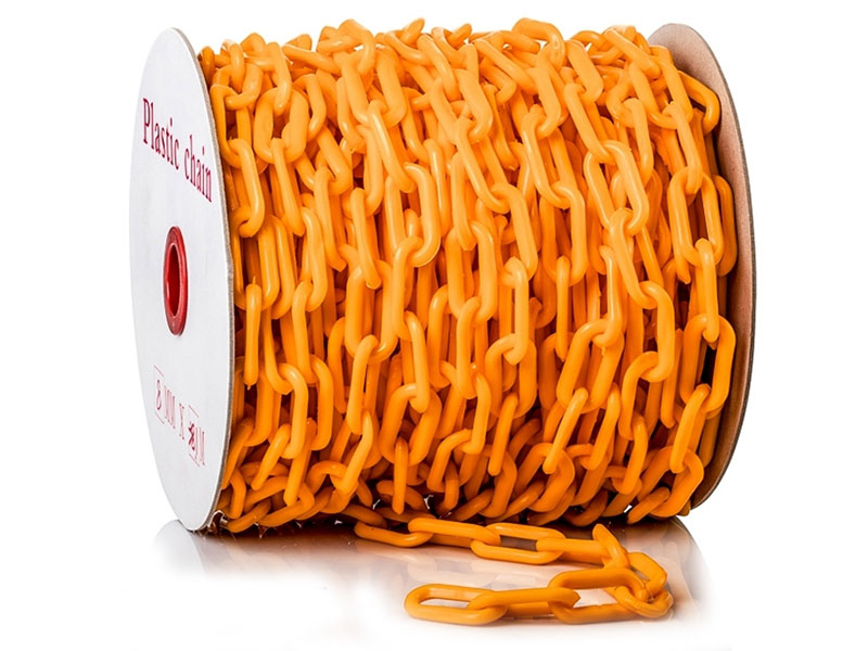 Cadena plástica naranja fluo.