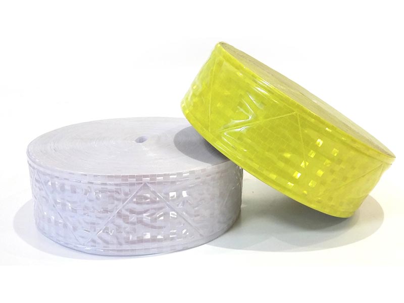 Cinta reflectiva para coser plástica mini cuadrado.