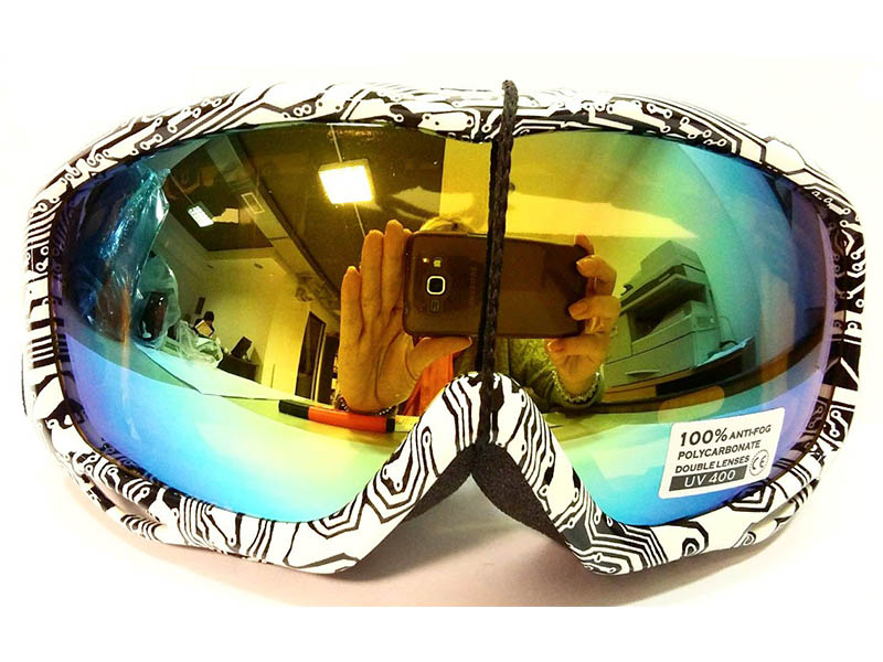 Antiparra Freeride para niño blanco con negro.